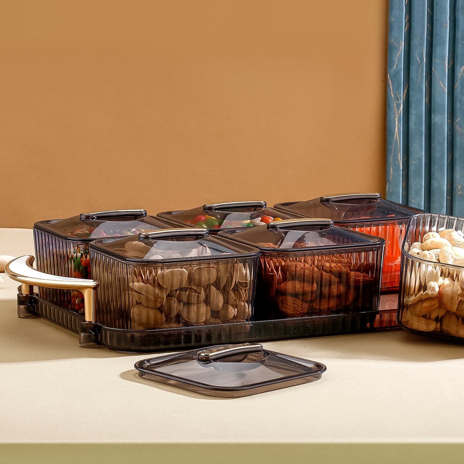 Liger Multipurpose Transparent Spice Jar Set With Tray And Lids 400ml Approx (6 Pc) Liger Multipurpose Transparent Spice Jar Set With Tray And Lids 400ml Approx (6 Pc)